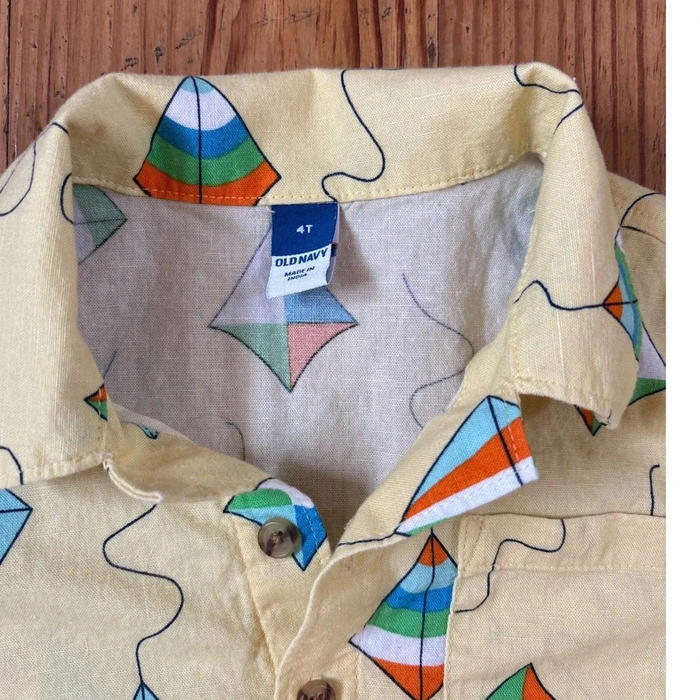 Old Navy Button Up‎ Shirt Kids Yellow Kite Print Short Sleeve SIZE 4T